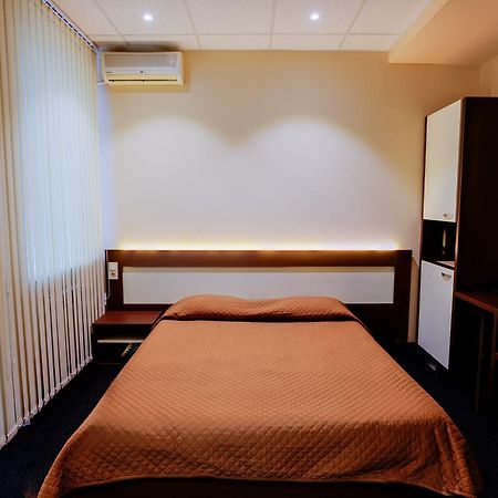 Comfort Hotel & Hostel Запорожье Экстерьер фото